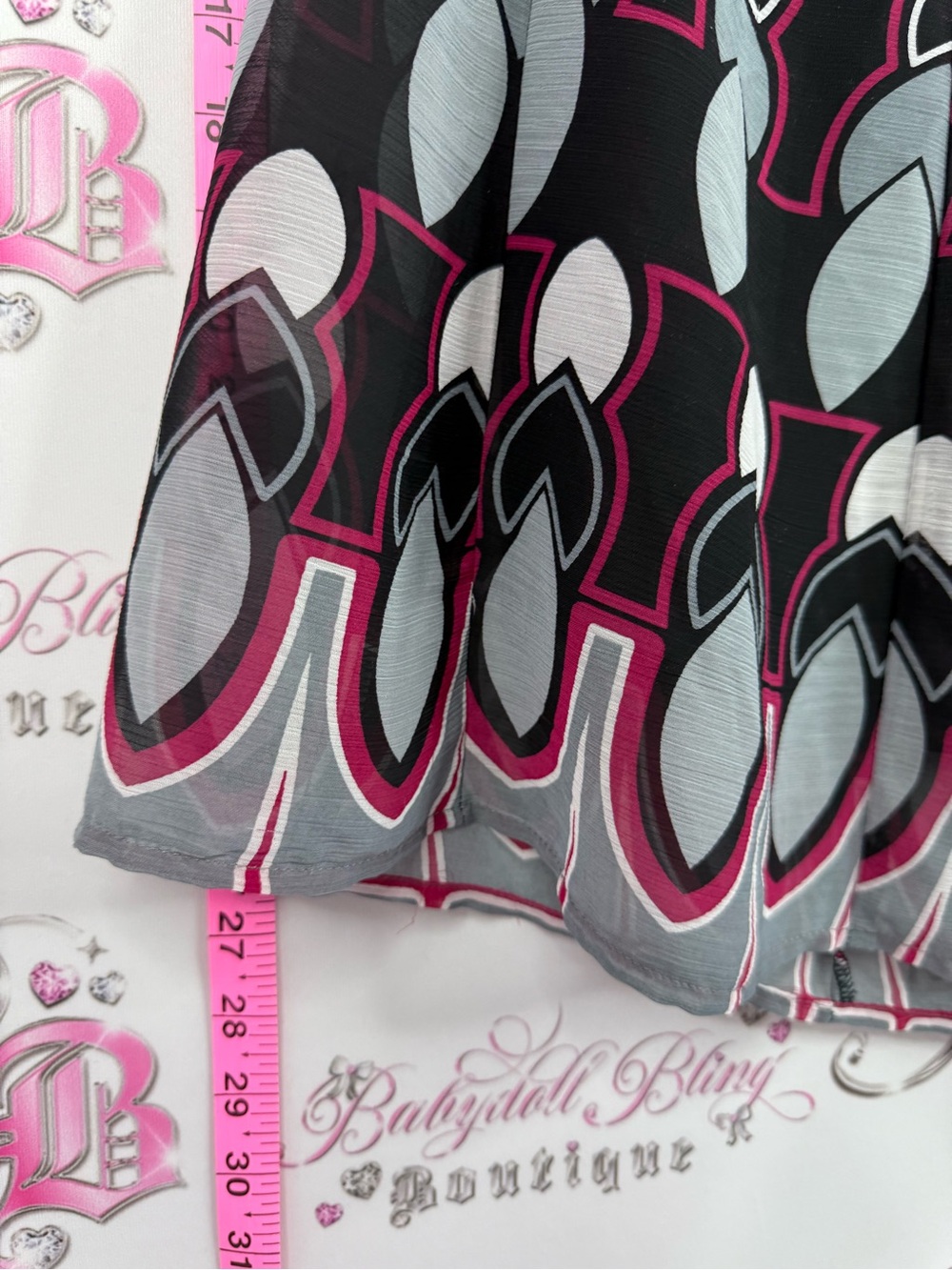 Jessica skirt y2k  Black Geometric Print Skirt with Pink & Gray Accents - Picture 4 of 9